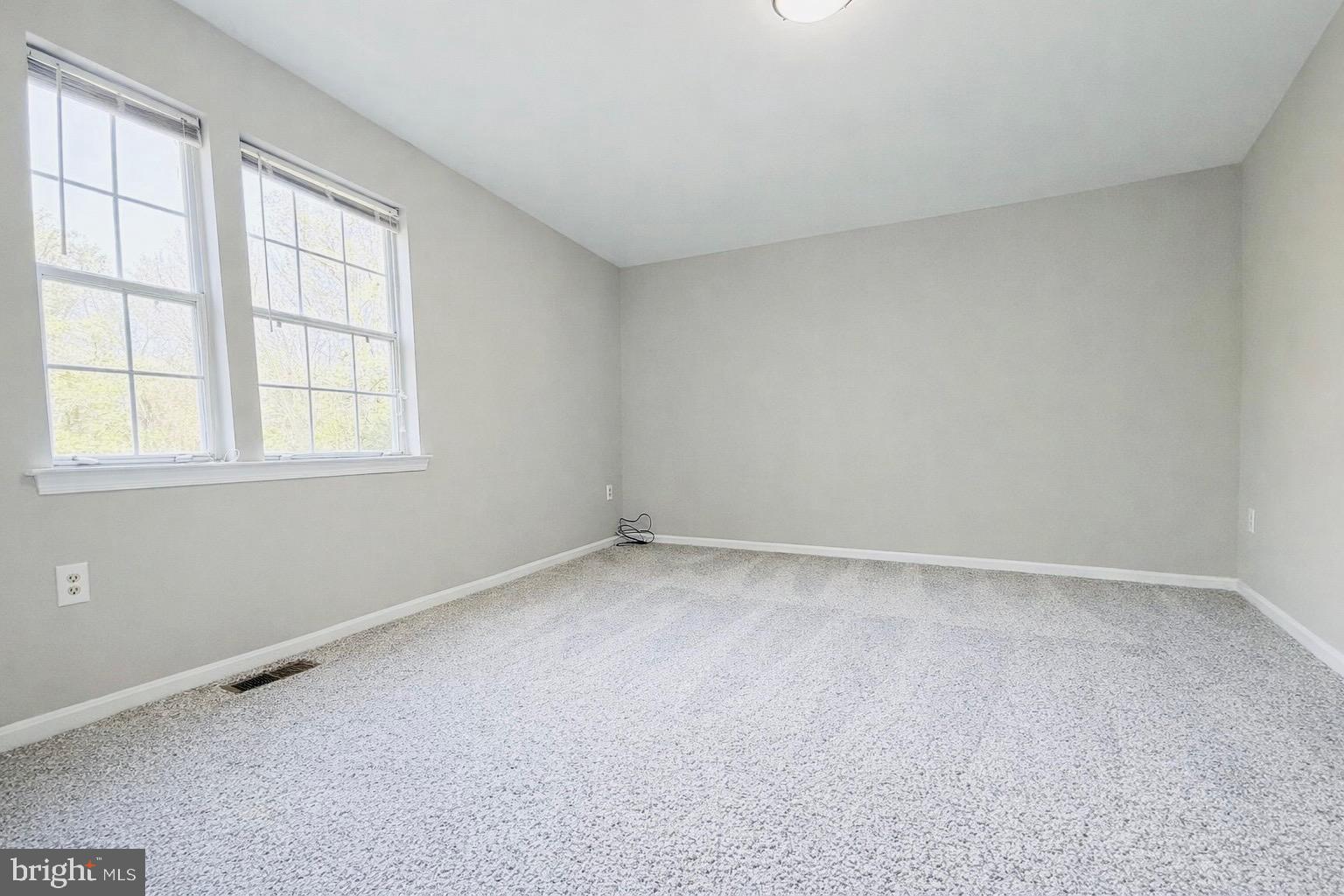 HERITAGE SQUARE NORTH - Residential