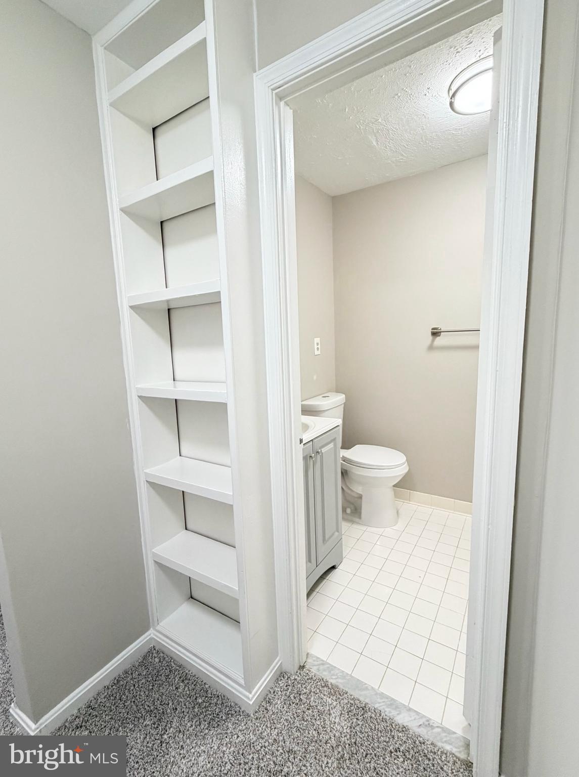 HERITAGE SQUARE NORTH - Residential