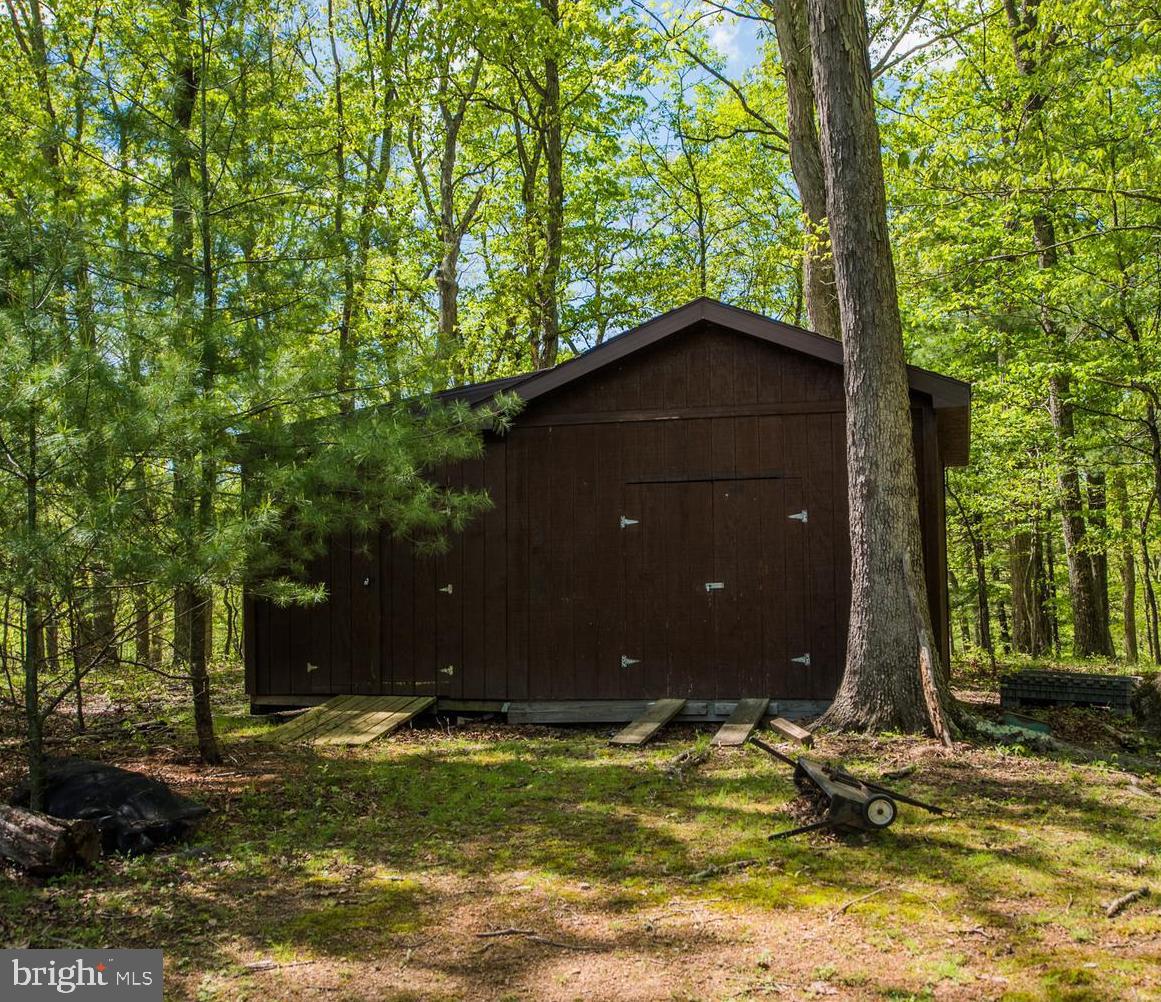 DEER SPRING WOODS - Residential
