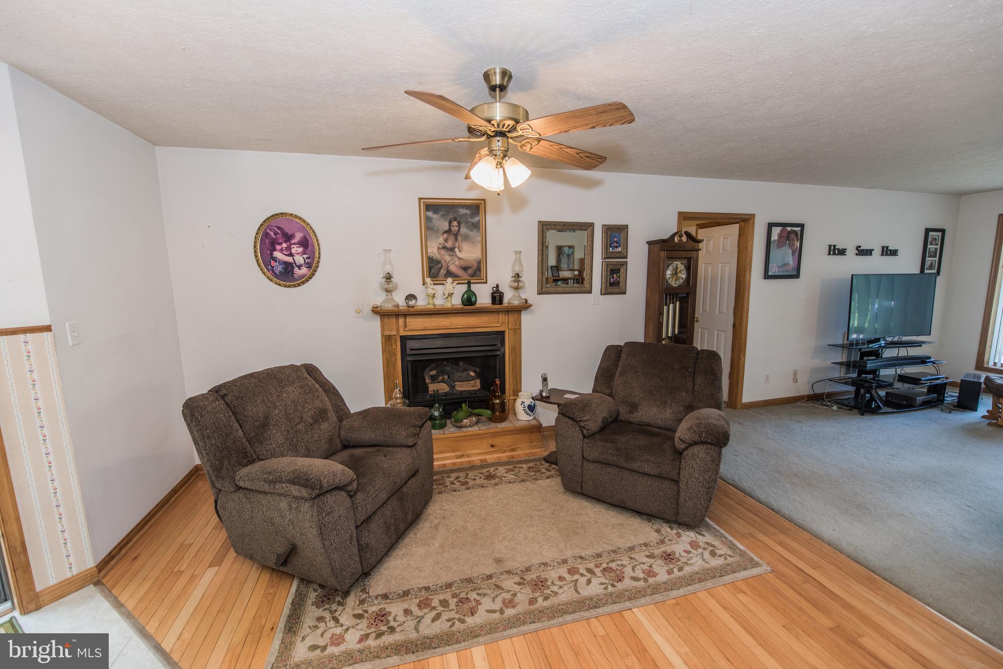 DEER SPRING WOODS - Residential