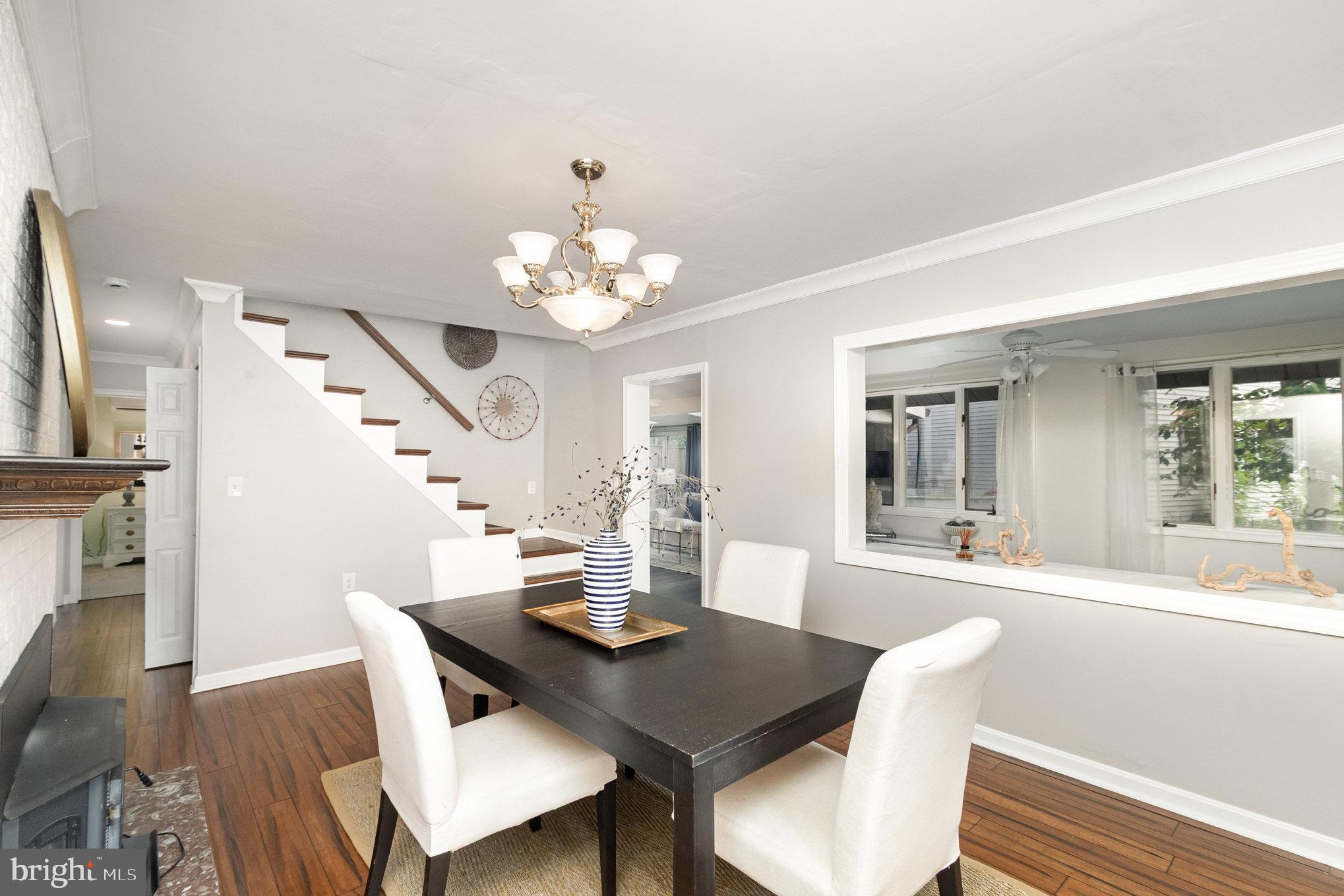 WOODLAND BEACH - Residential