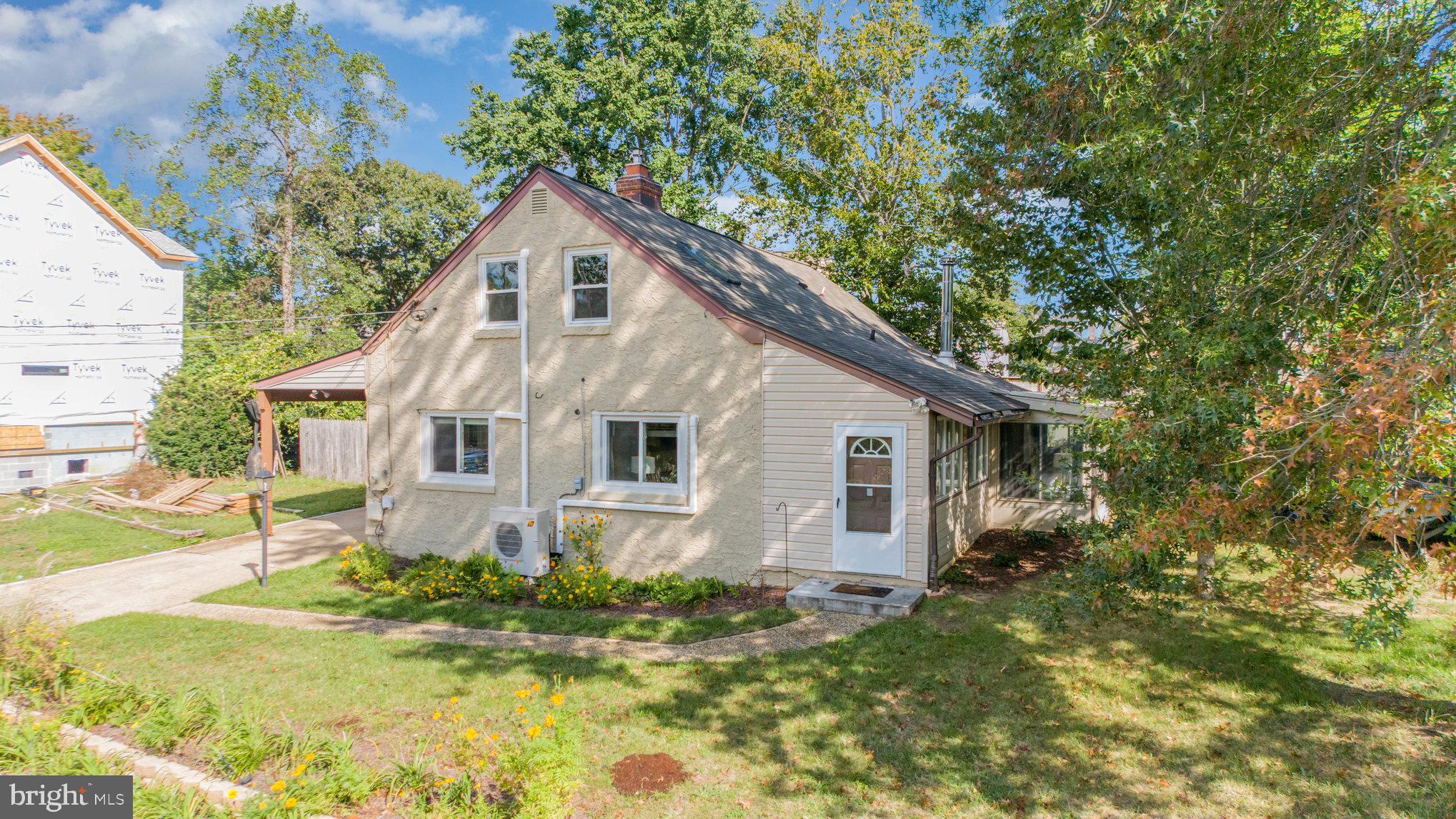 WOODLAND BEACH - Residential