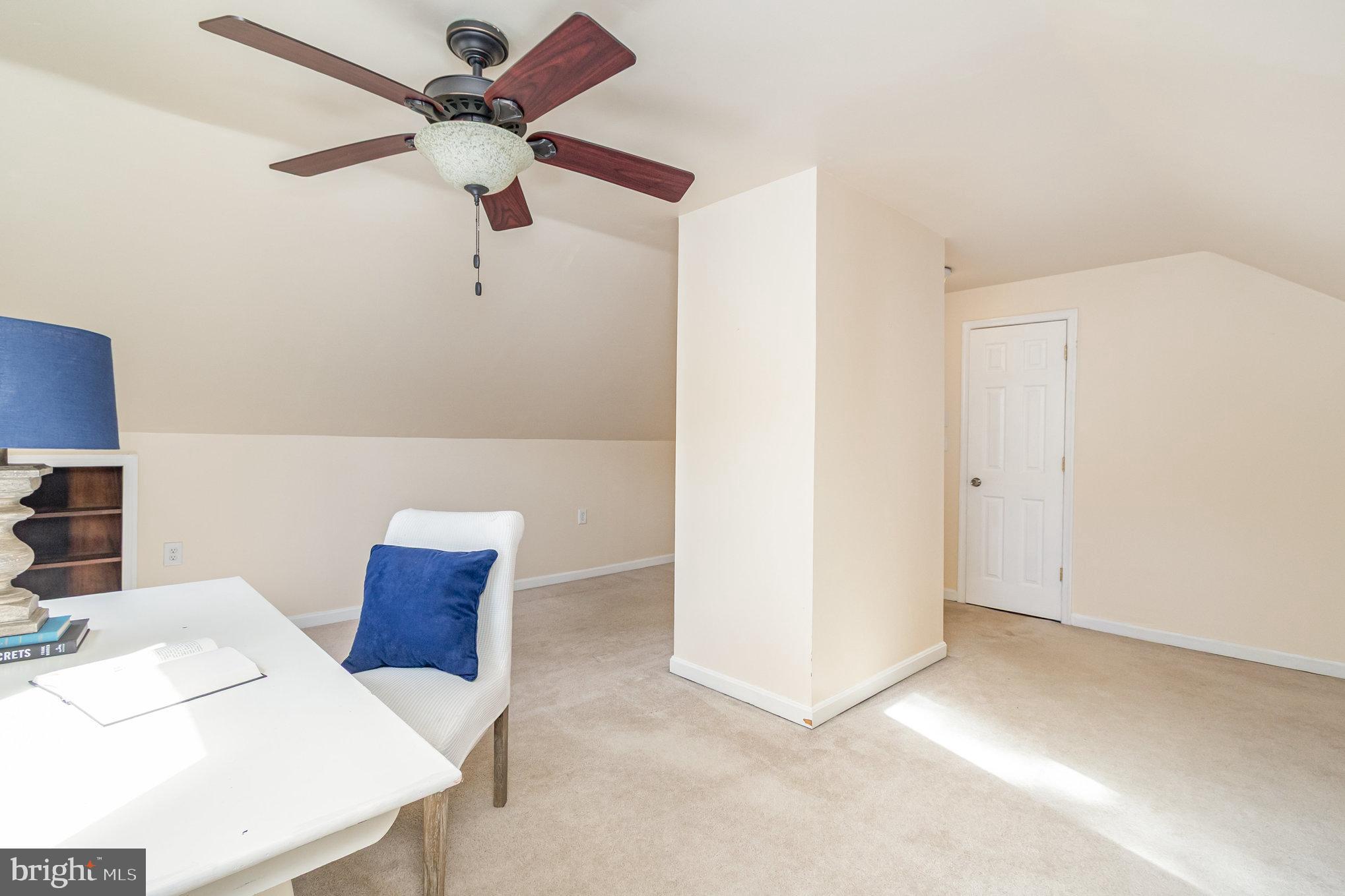 WOODLAND BEACH - Residential