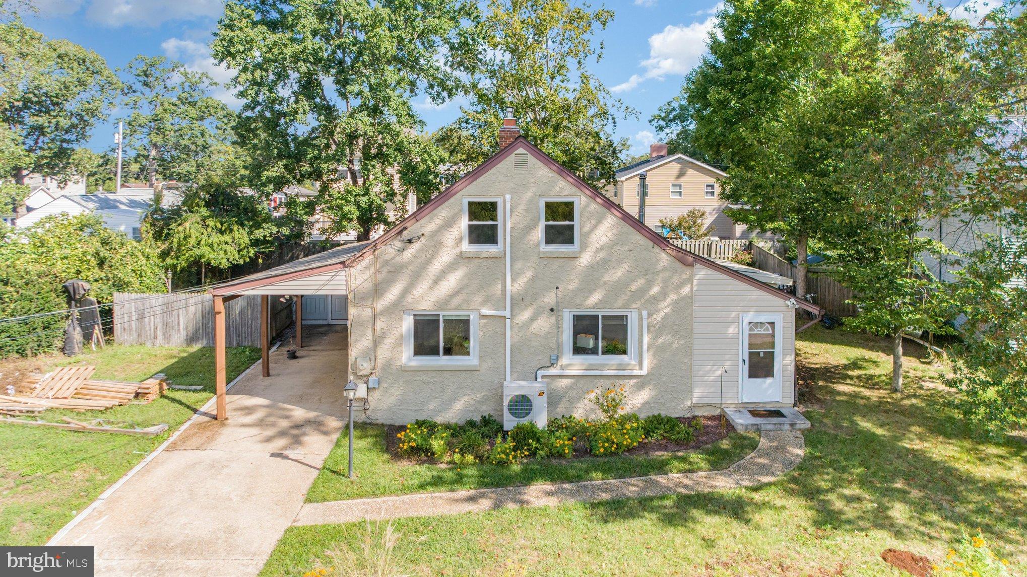 WOODLAND BEACH - Residential