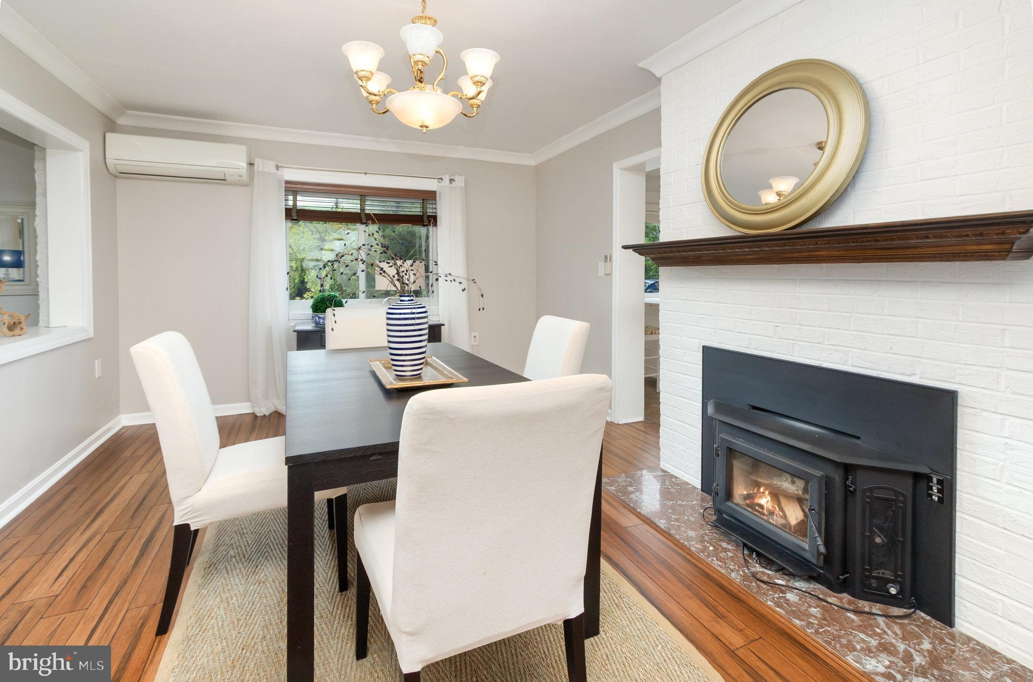 WOODLAND BEACH - Residential