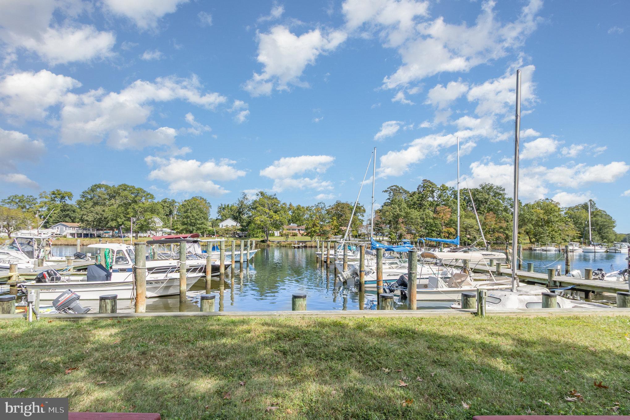 WOODLAND BEACH - Residential