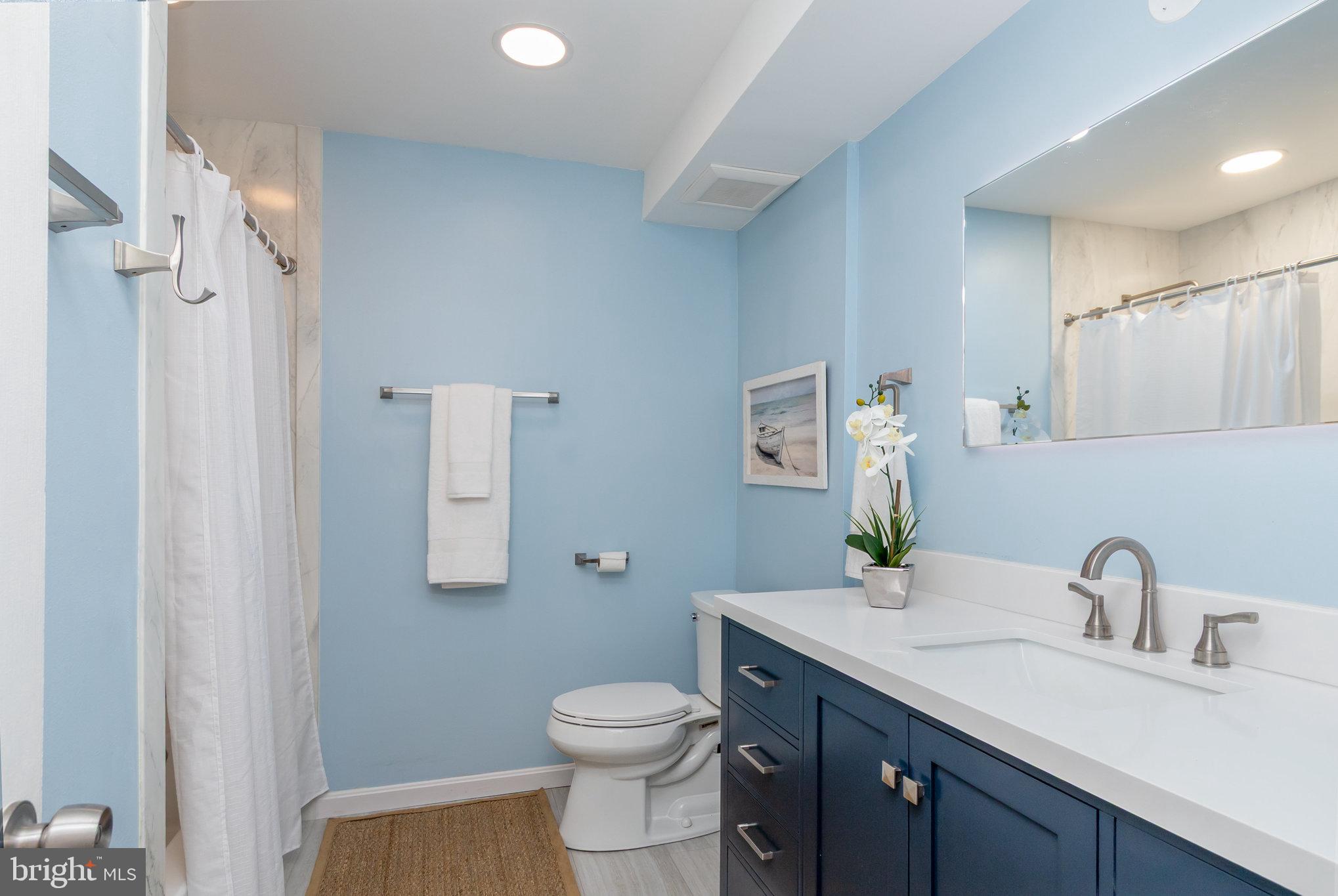 WOODLAND BEACH - Residential