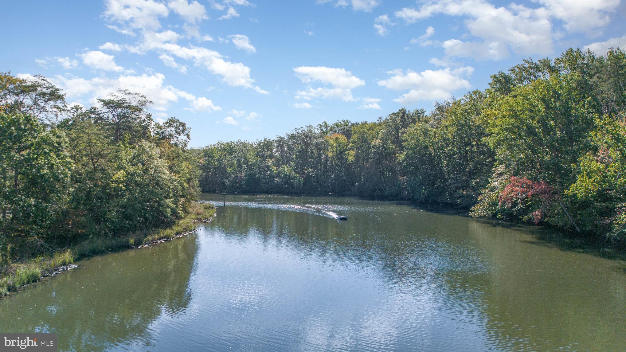 WOODLAND BEACH - Residential