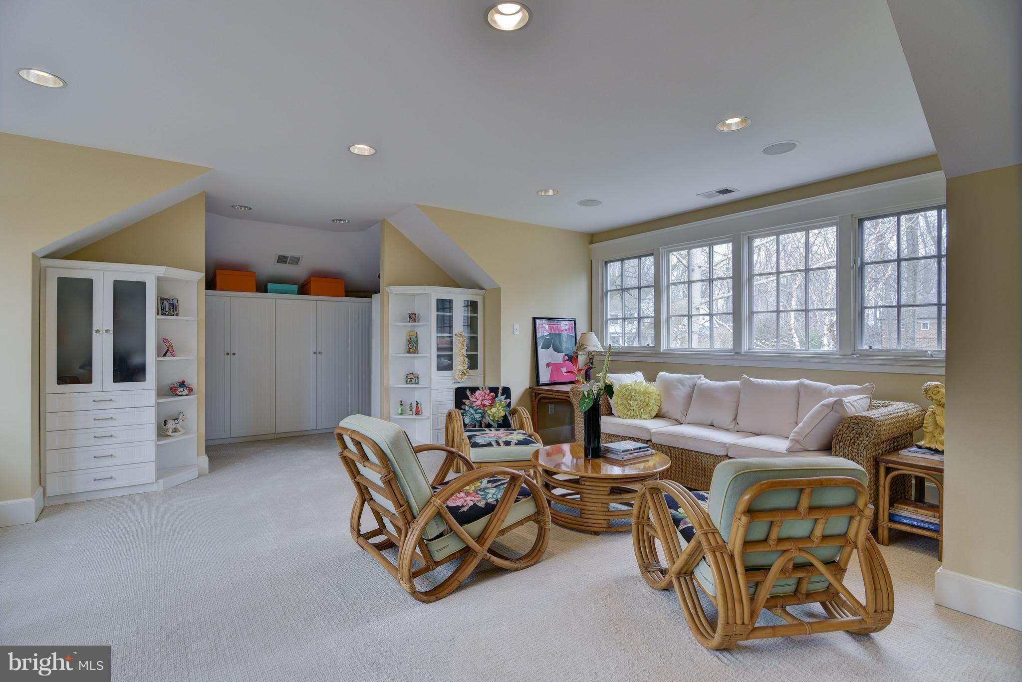 MERRY GO ROUND FARM - Residential