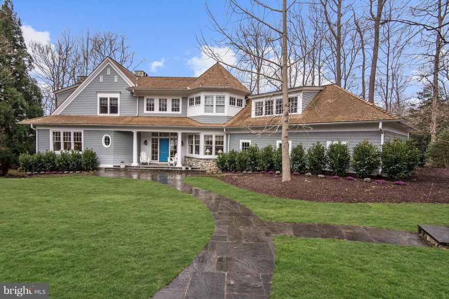 Enjoy River views from the deck & screen porch of this wonderful custom designed home that has an open user friendly floor plan with high ceilings, wonderful mill work, 3 fireplaces, gourmet kitchen, & dual staircases. Merry-Go-Round Farm is a unique neighborhood with 81 homesites surrounded by common area with horse trails, hiking paths & stable which also overlooks the Potomac River.