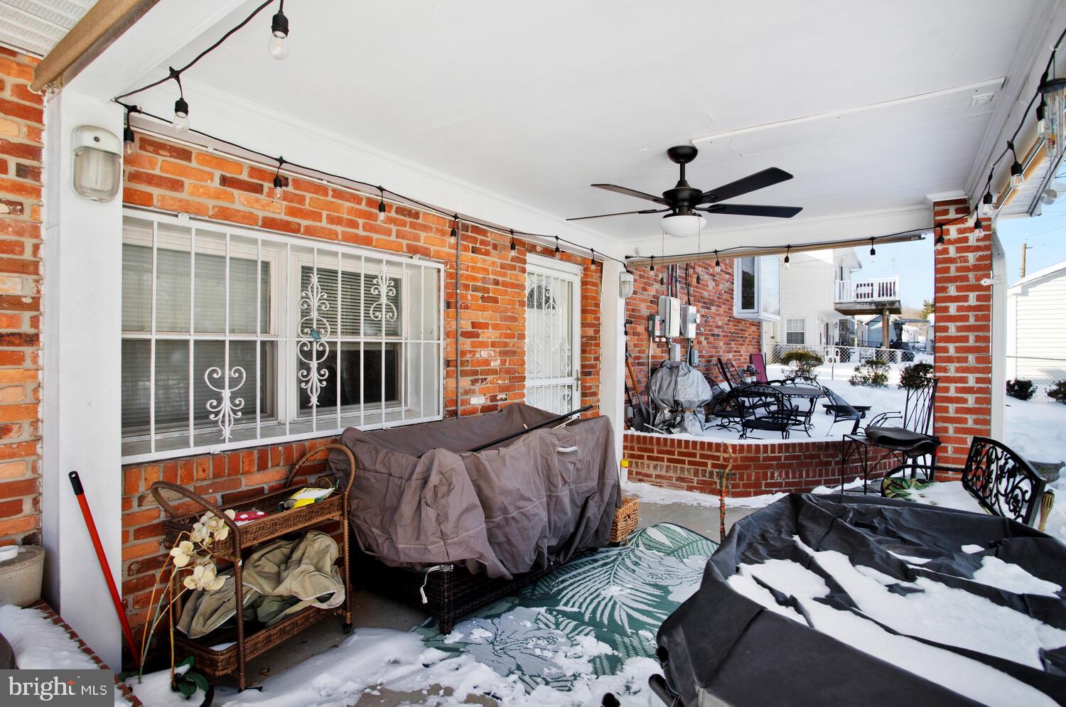 WINDSOR  MILL - Residential