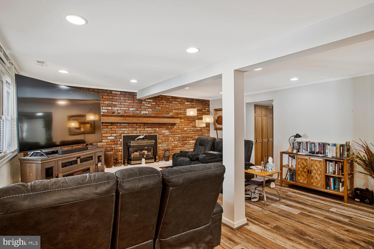 WINDSOR  MILL - Residential