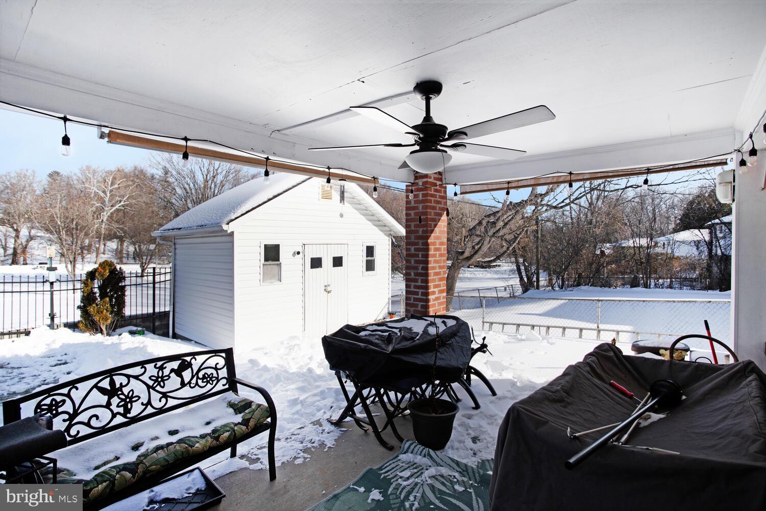 WINDSOR  MILL - Residential