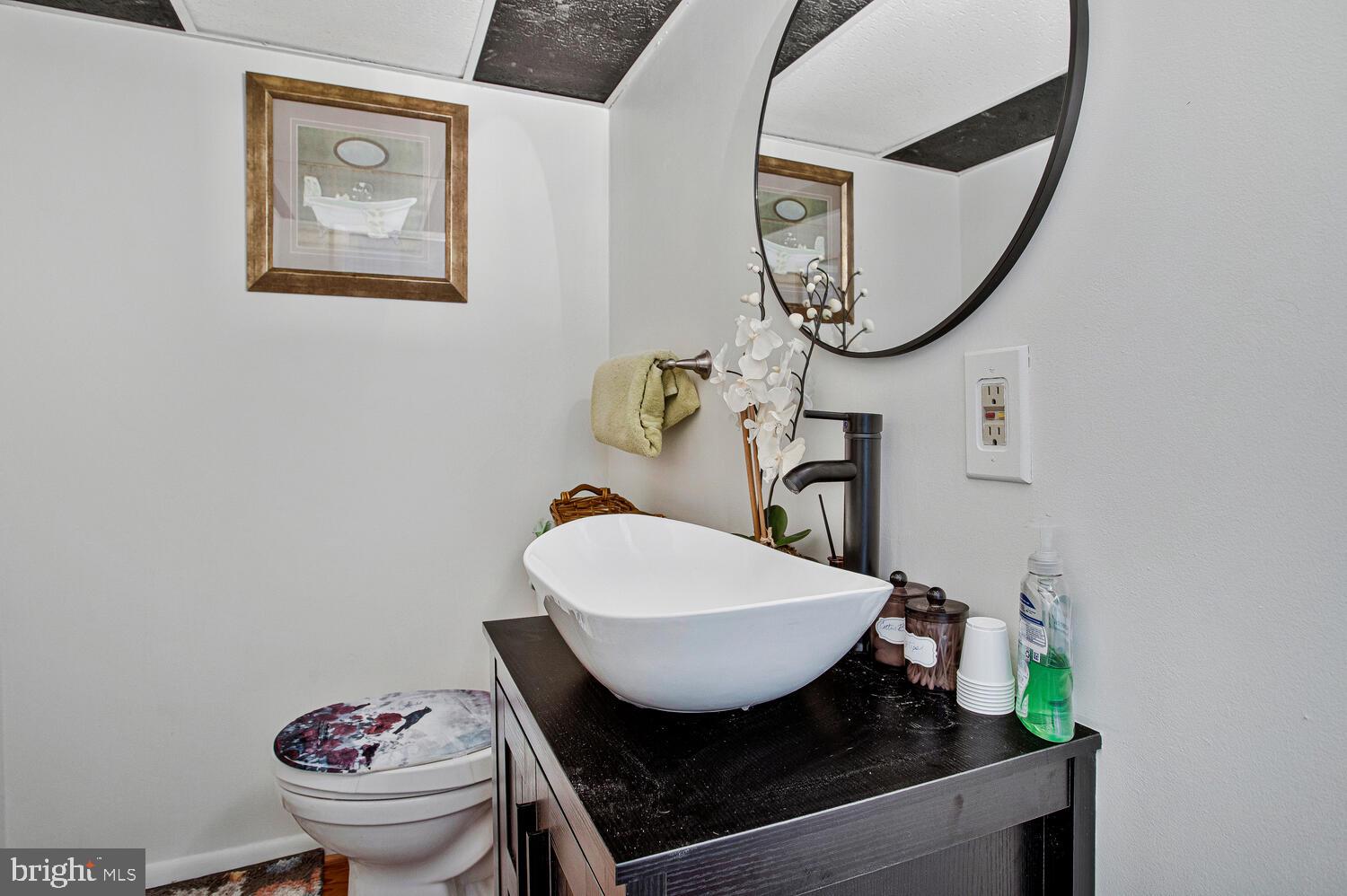 WINDSOR  MILL - Residential