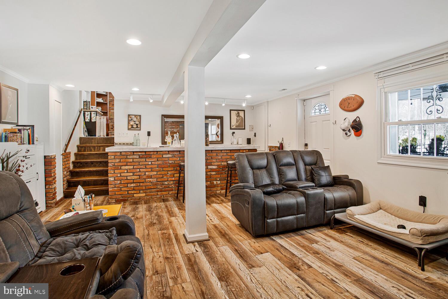 WINDSOR  MILL - Residential