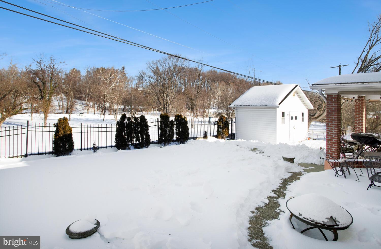 WINDSOR  MILL - Residential