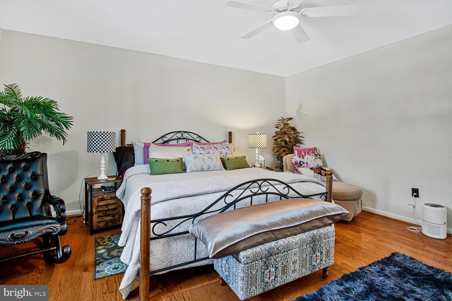 WINDSOR  MILL - Residential