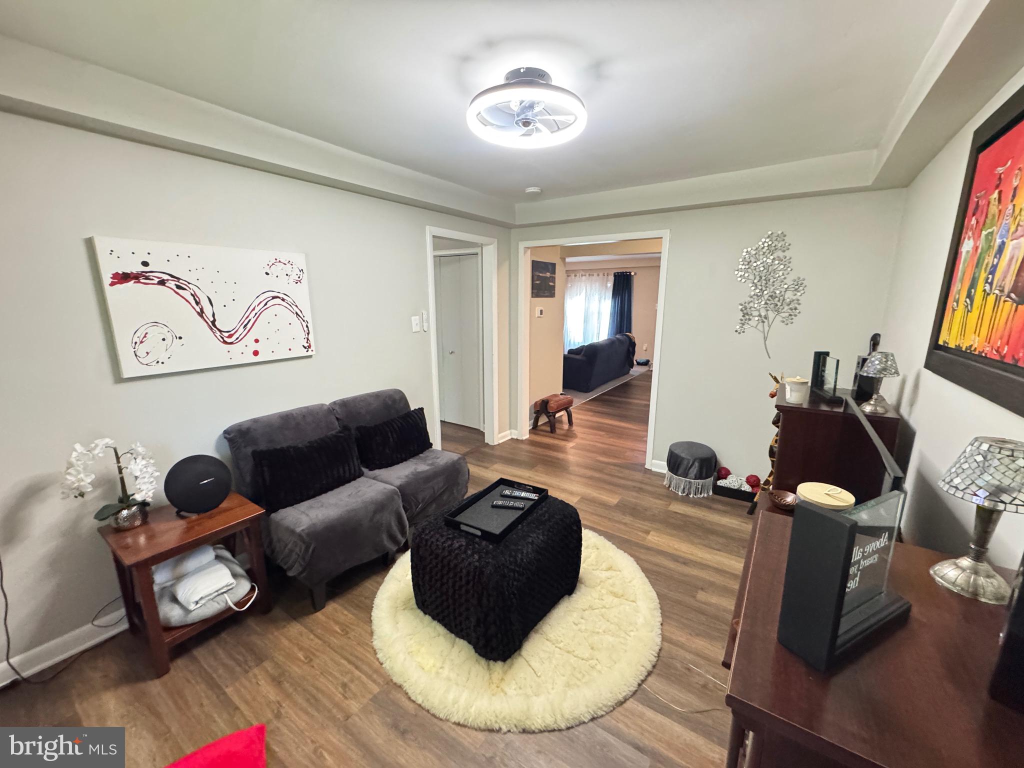 STRAWBERRY HILL EST SUB - Residential