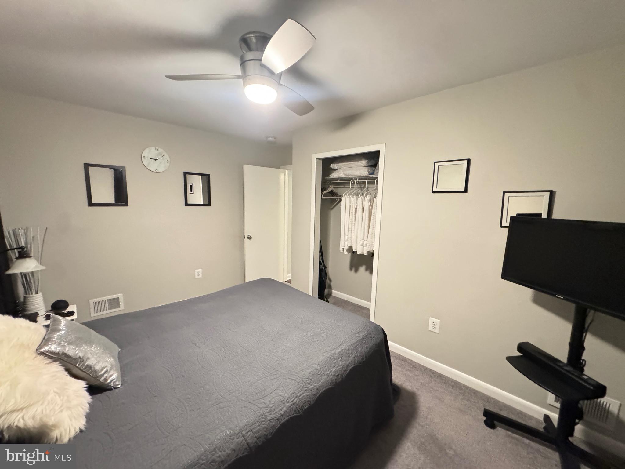 STRAWBERRY HILL EST SUB - Residential