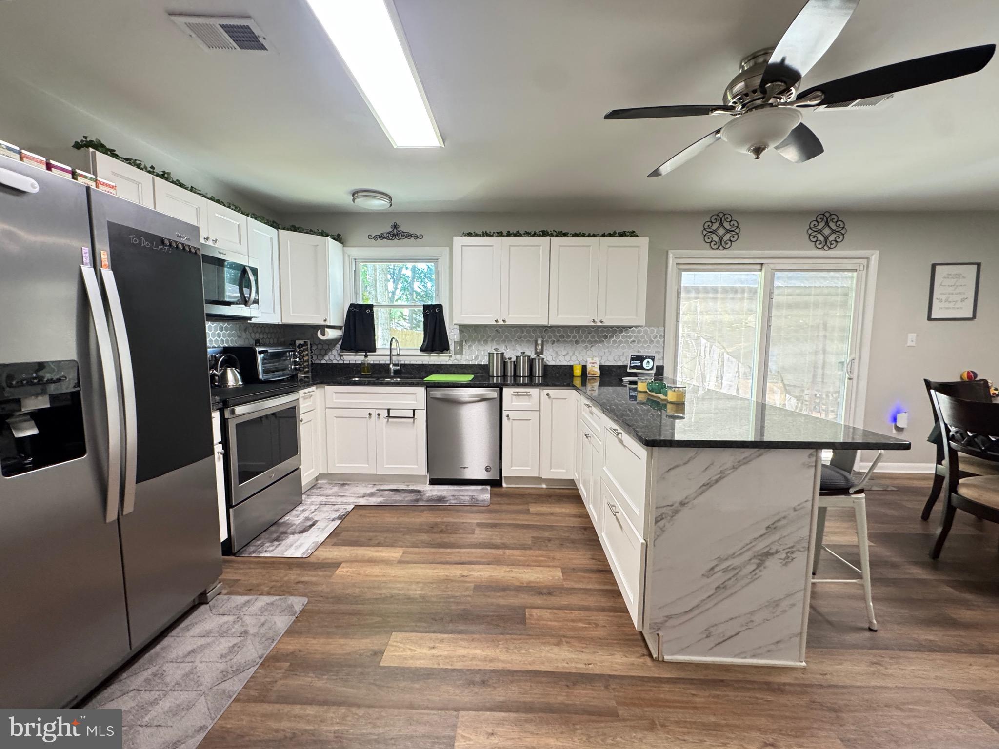 STRAWBERRY HILL EST SUB - Residential