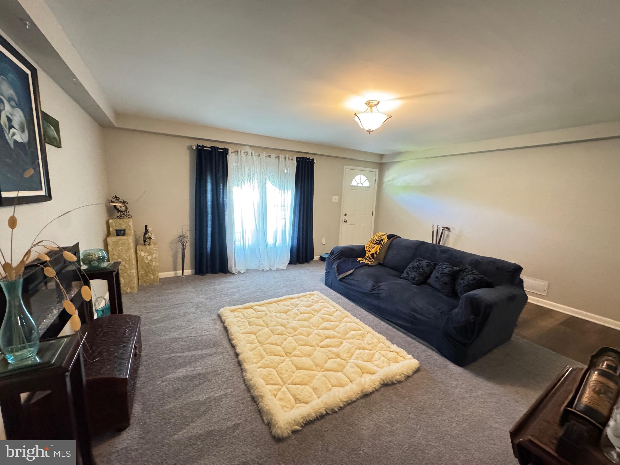 STRAWBERRY HILL EST SUB - Residential
