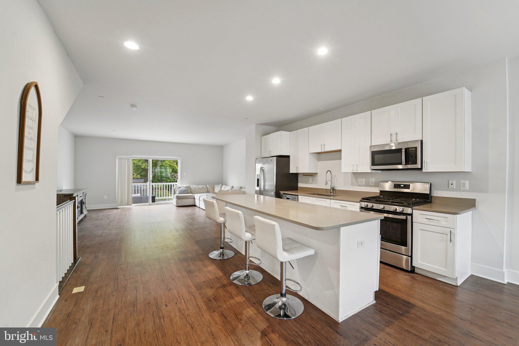 7728 LEXINGTON COURT