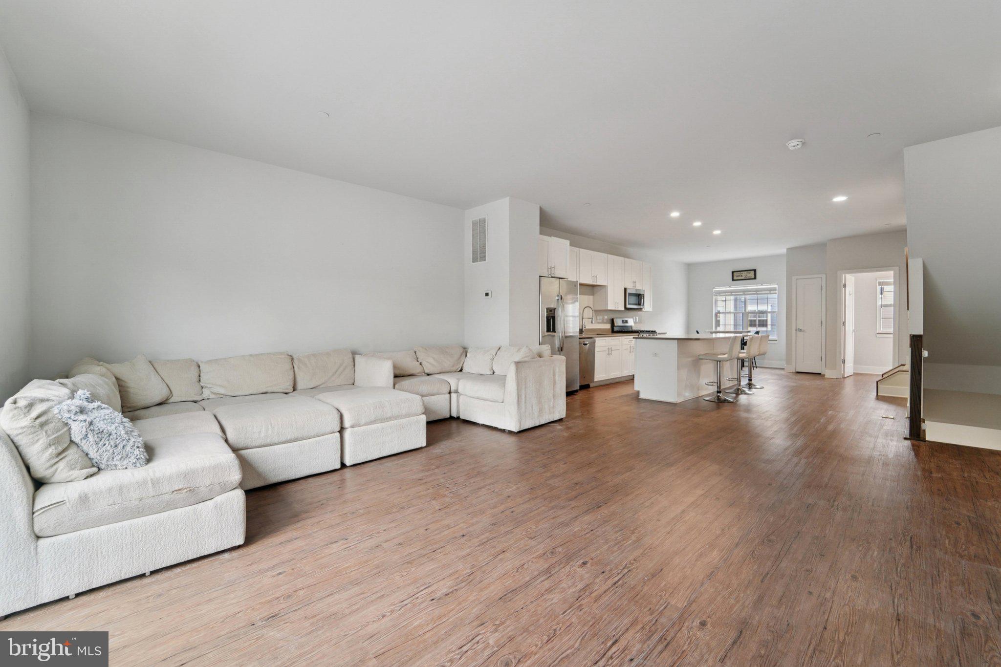 7728 LEXINGTON COURT