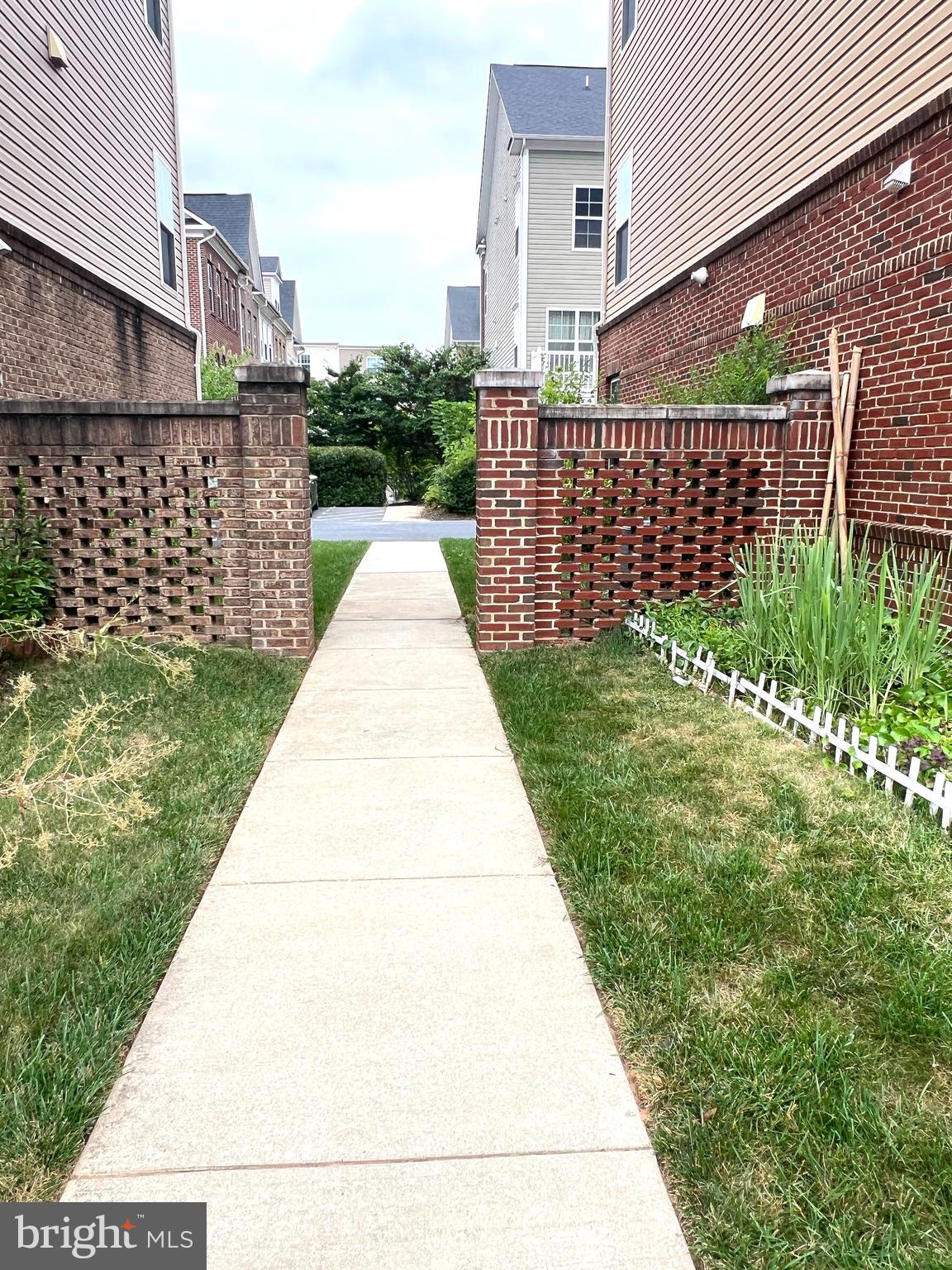 BRICK YARD STATION - Residential