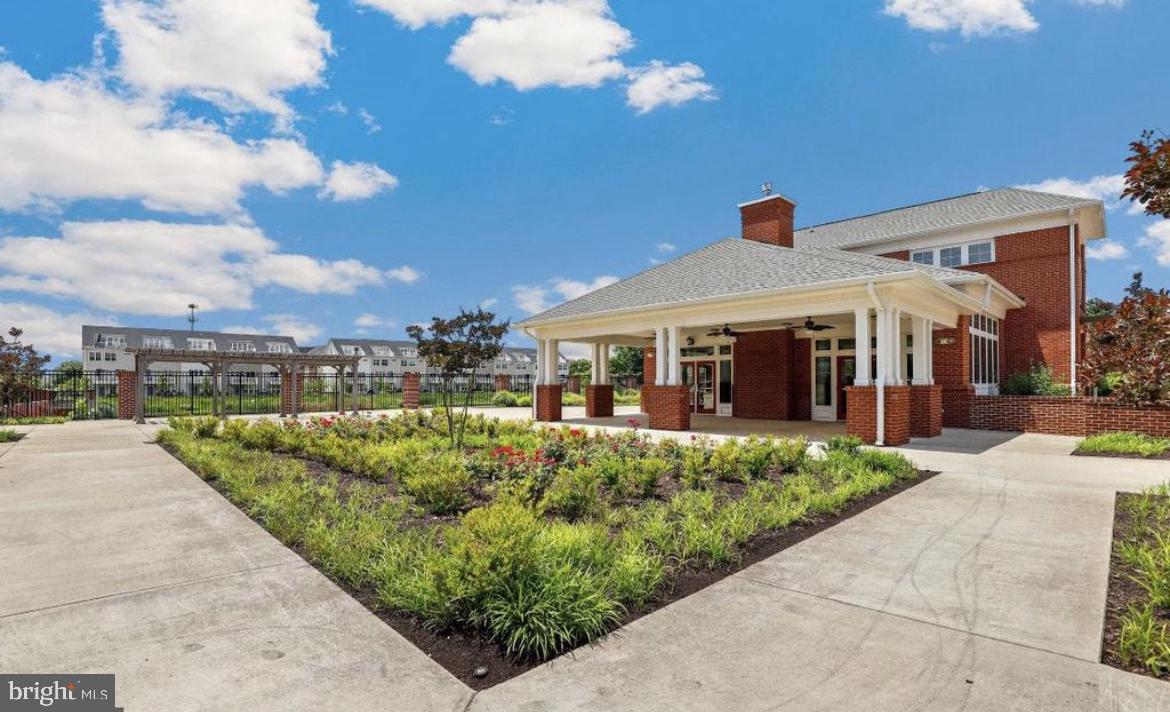 BRICK YARD STATION - Residential