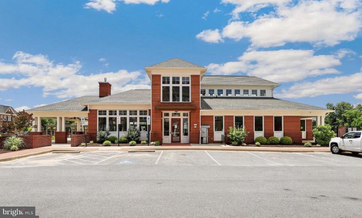 BRICK YARD STATION - Residential