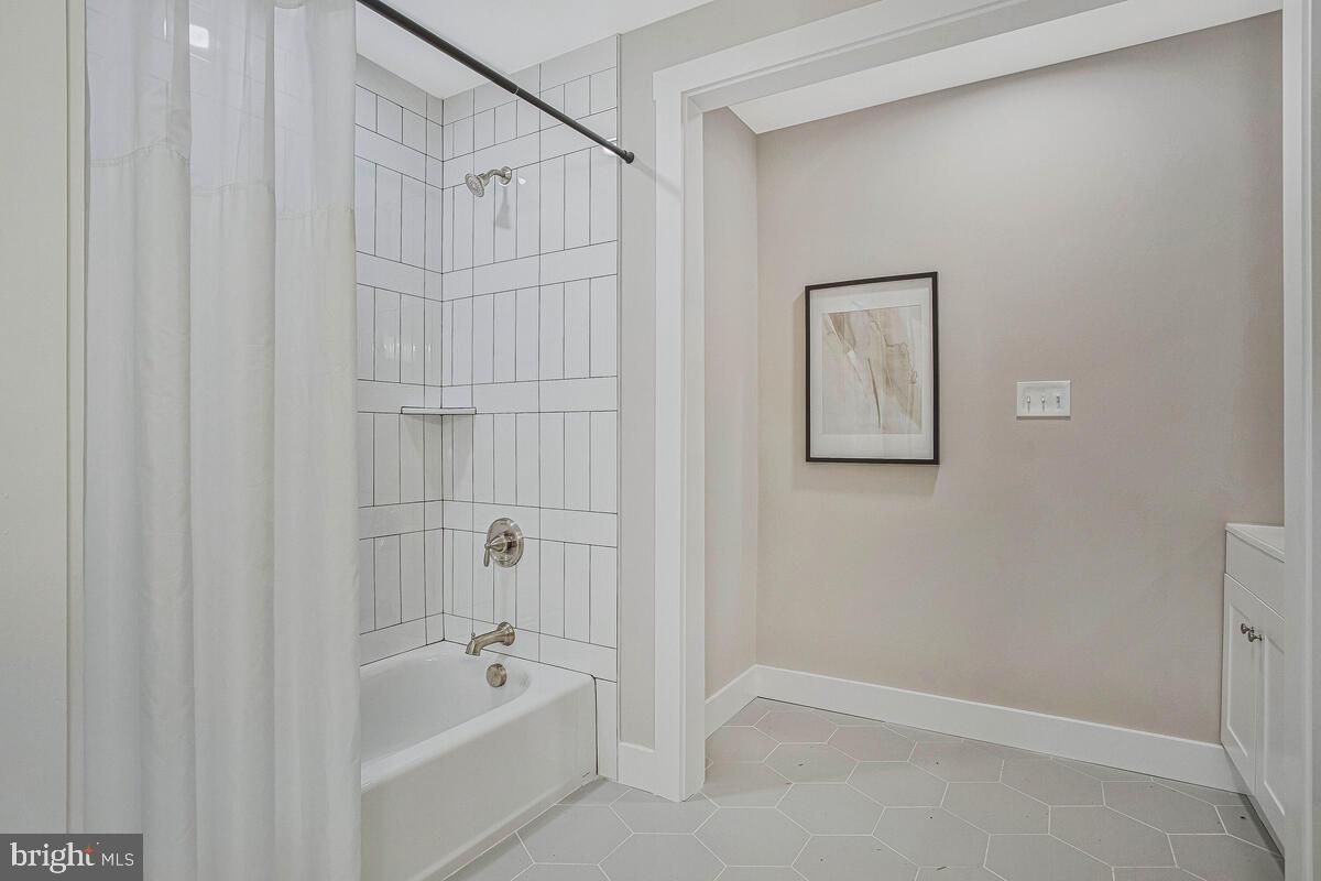 ARUNDEL ON THE BAY - Residential