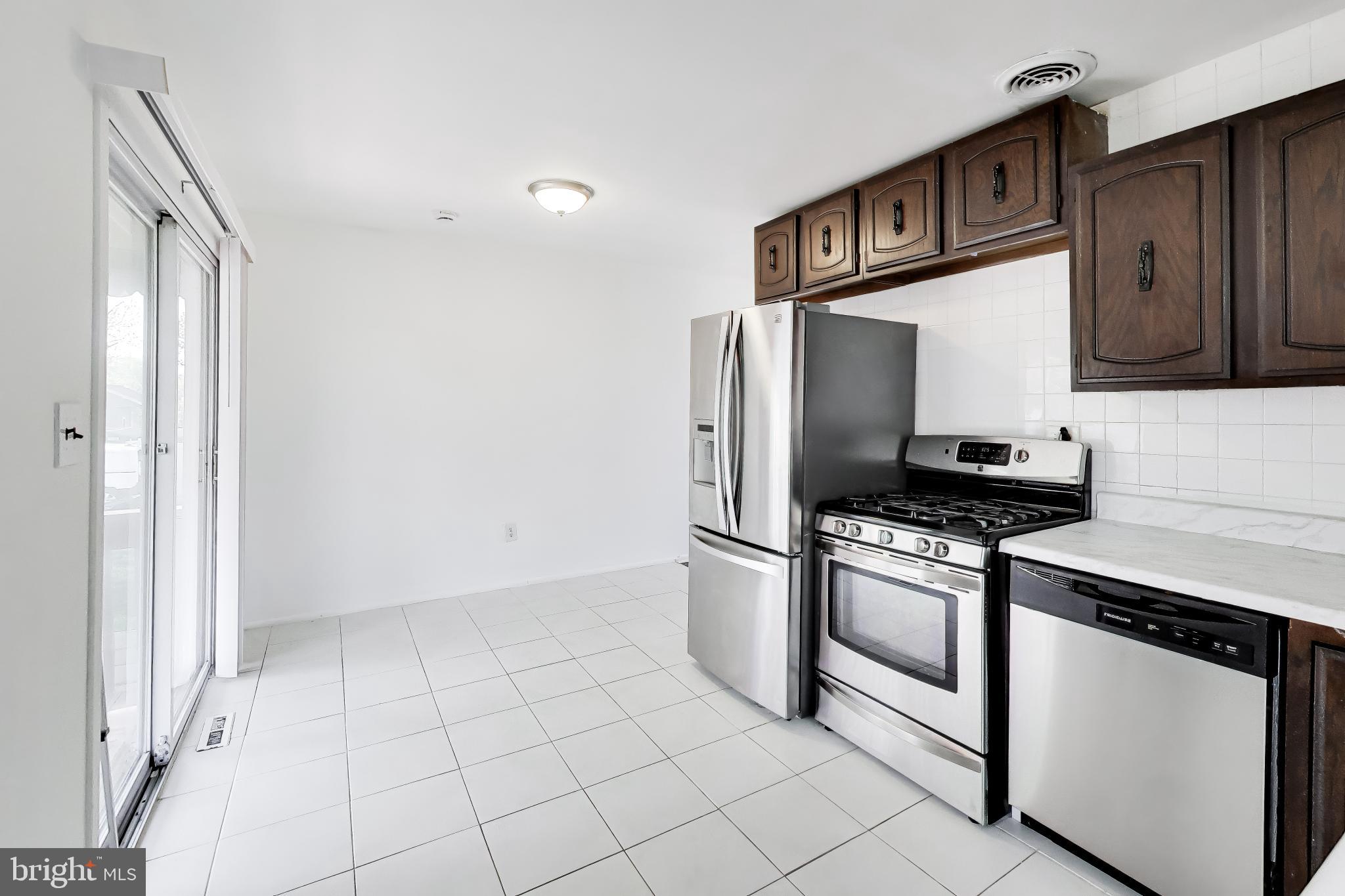 GLENARDEN WOODS - Residential