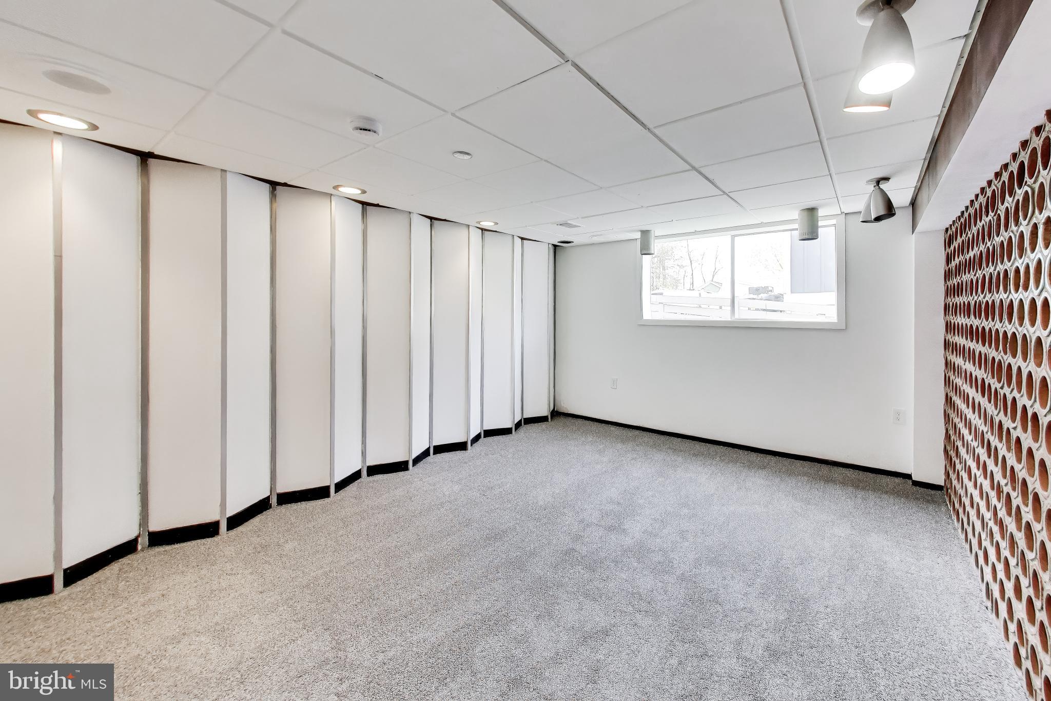 GLENARDEN WOODS - Residential