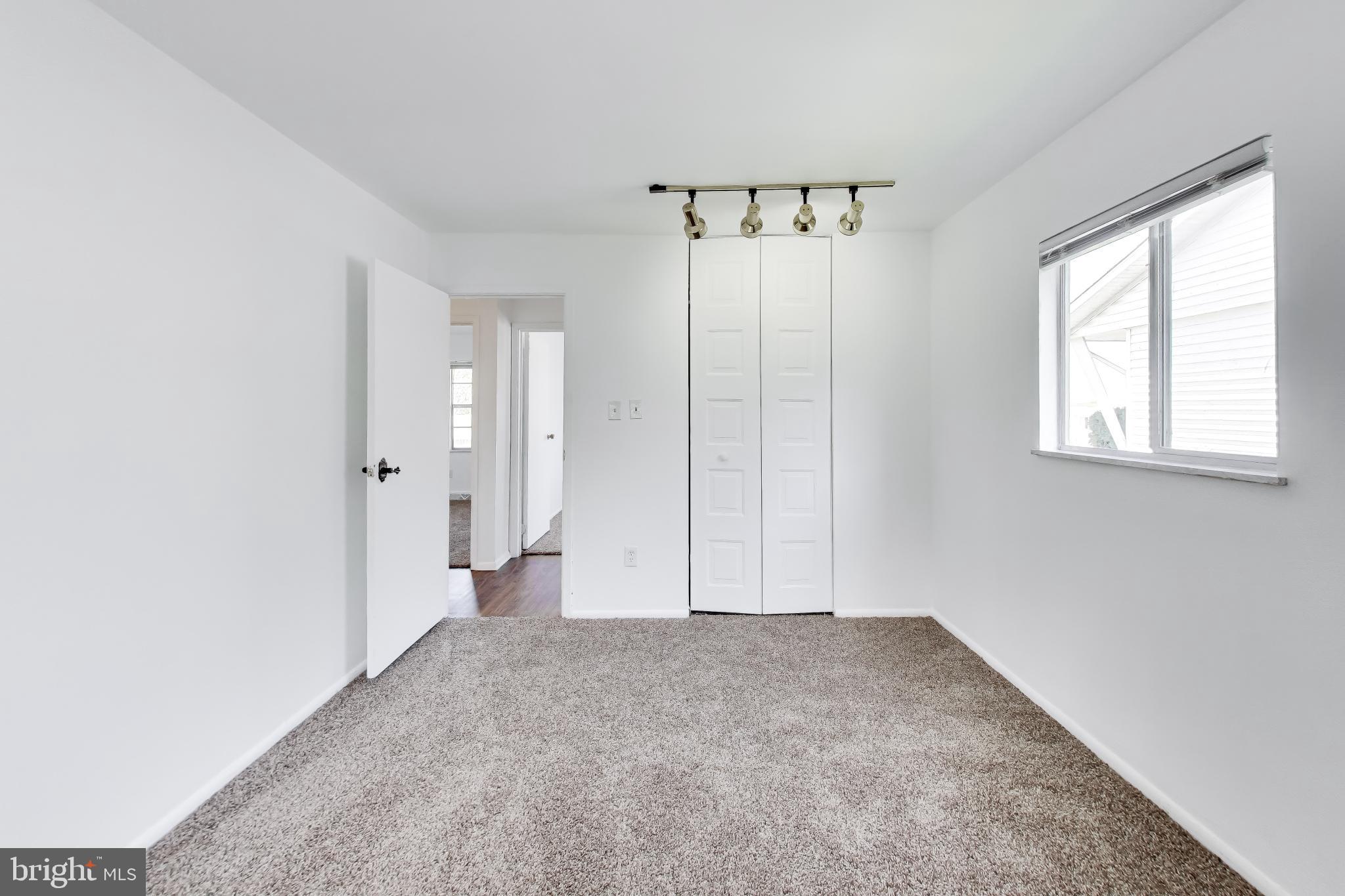 GLENARDEN WOODS - Residential