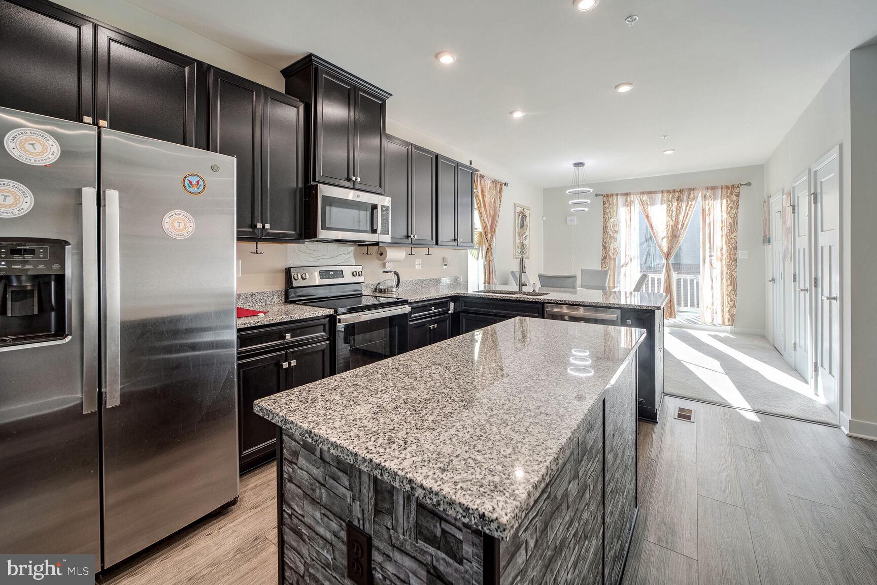 TANYARD SHORES - Residential Lease