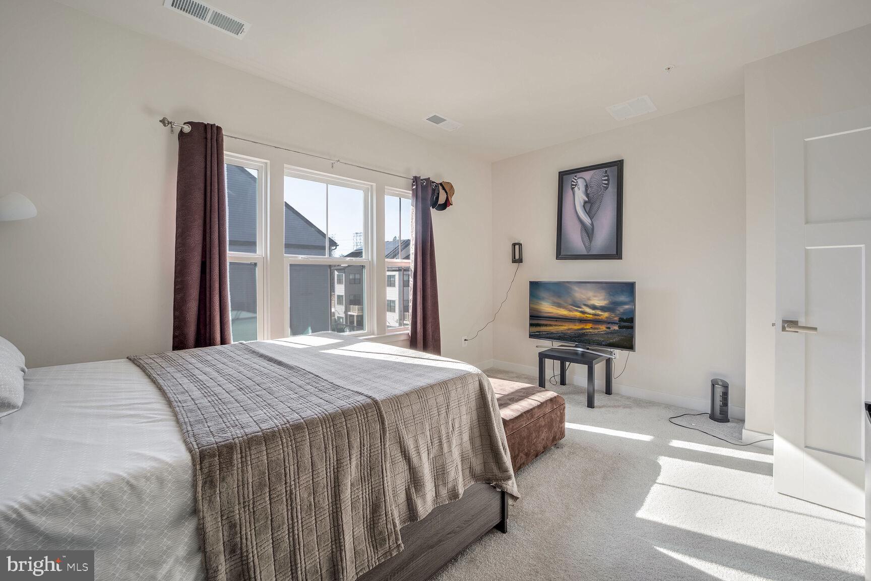 TANYARD SHORES - Residential Lease