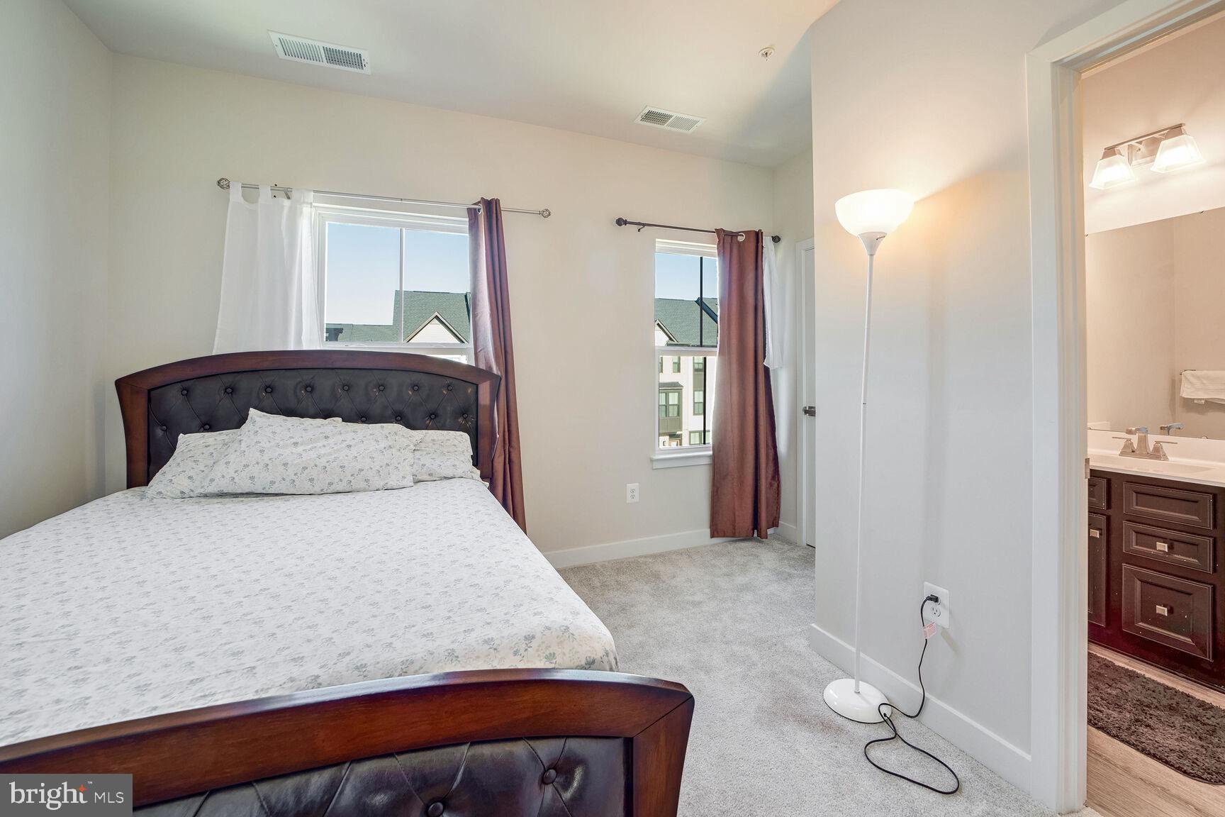 TANYARD SHORES - Residential Lease