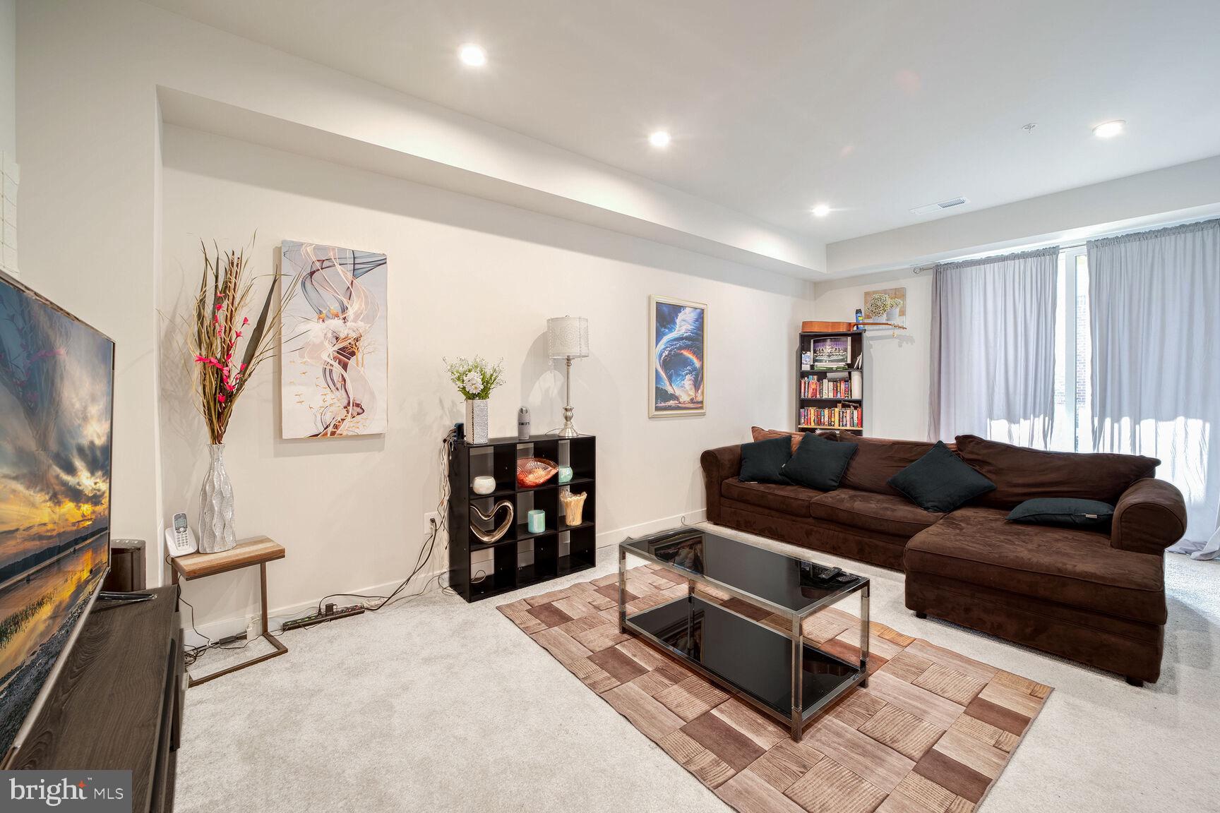 TANYARD SHORES - Residential Lease