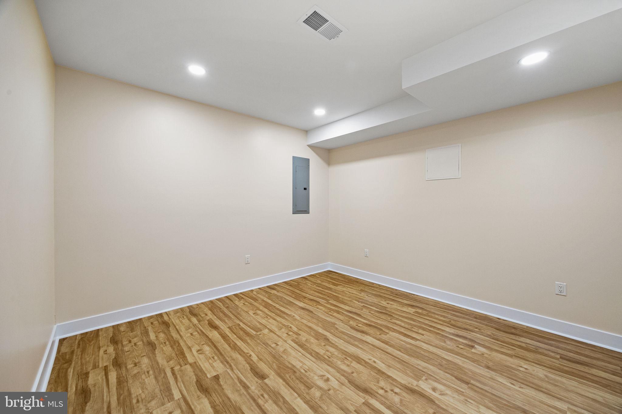 COBBS CREEK - Residential Lease