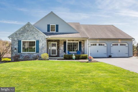 2050 CLOVERTON DRIVE COLUMBIA PA 17512