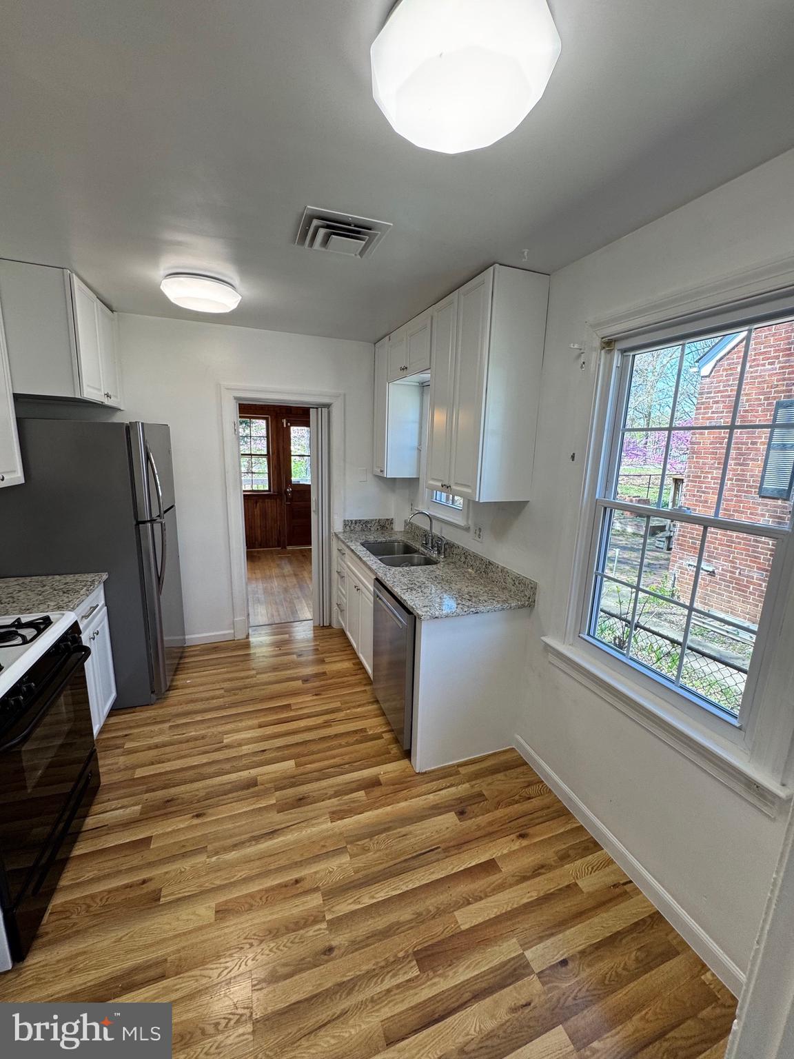 BALLSTON - Residential Lease