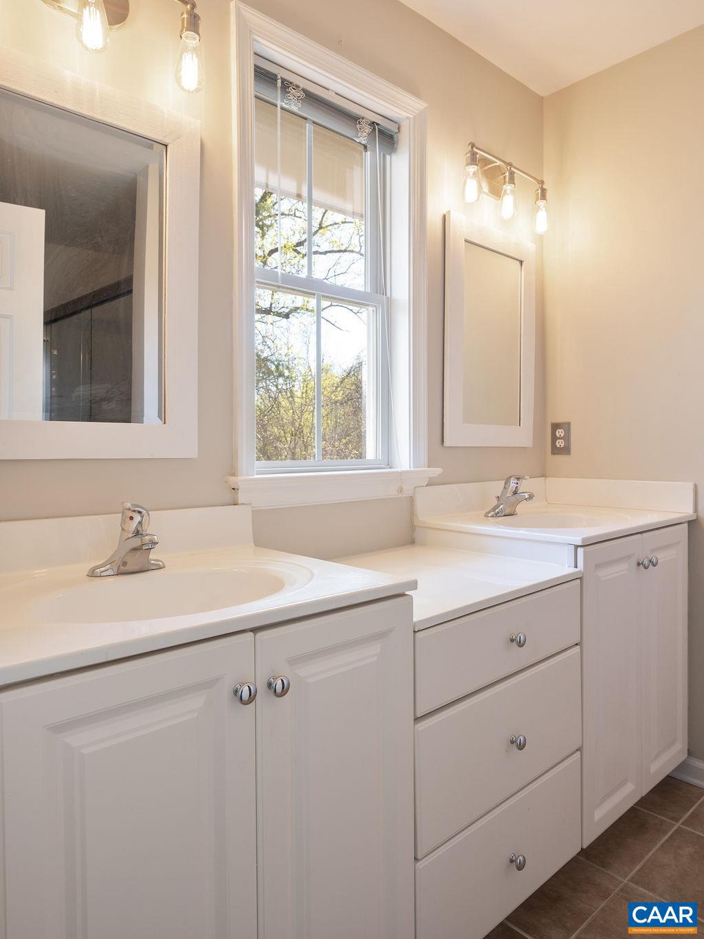 MELBOURNE PARK CONDOS - Residential