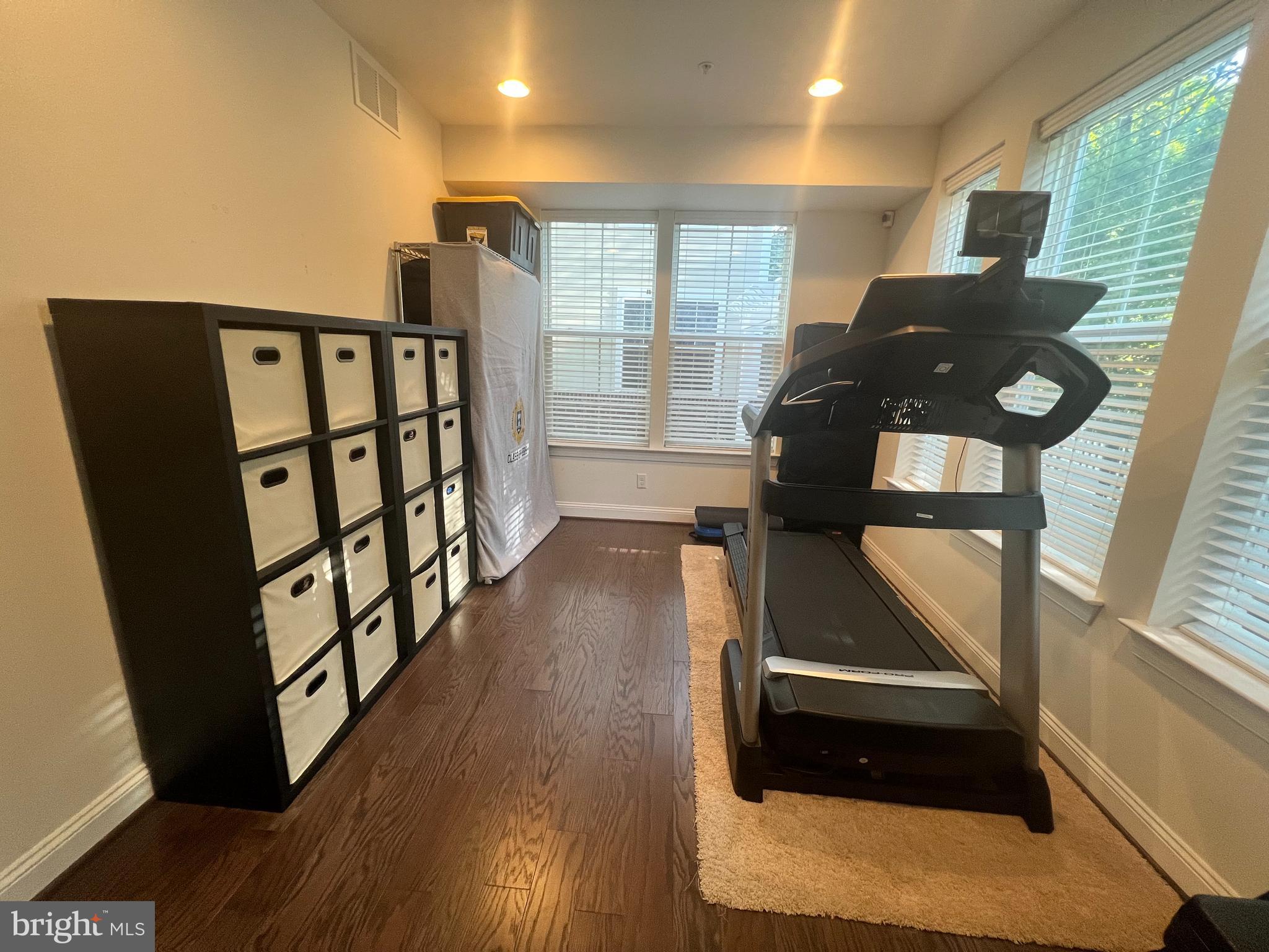 ANNAPOLIS NECK - Residential Lease