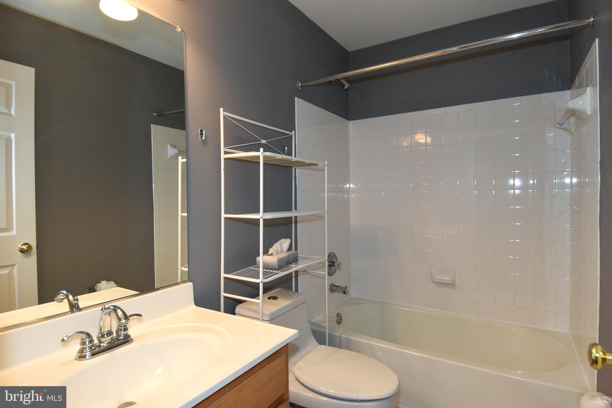 HOYLES MILL VILLAGE - Residential Lease