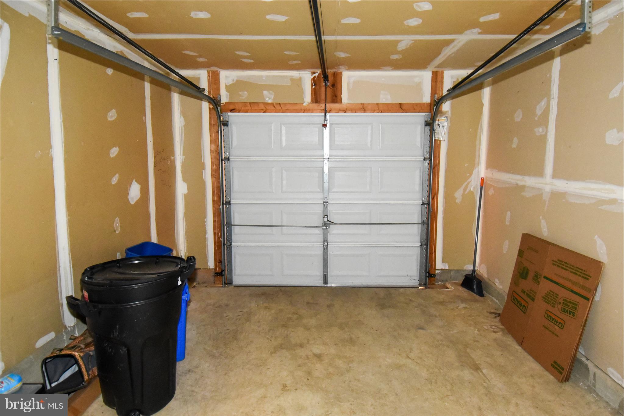 HOYLES MILL VILLAGE - Residential Lease