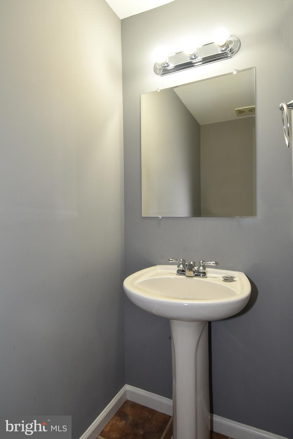 HOYLES MILL VILLAGE - Residential Lease