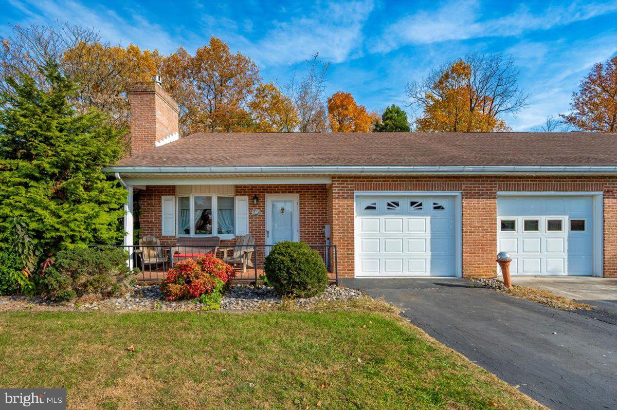 TOWNE OAK VILLAGE - Residential