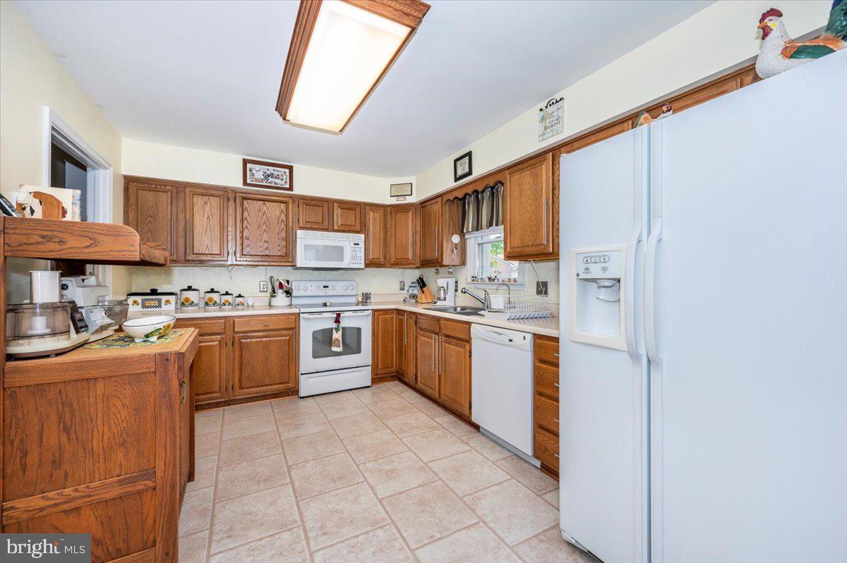 TOWNE OAK VILLAGE - Residential