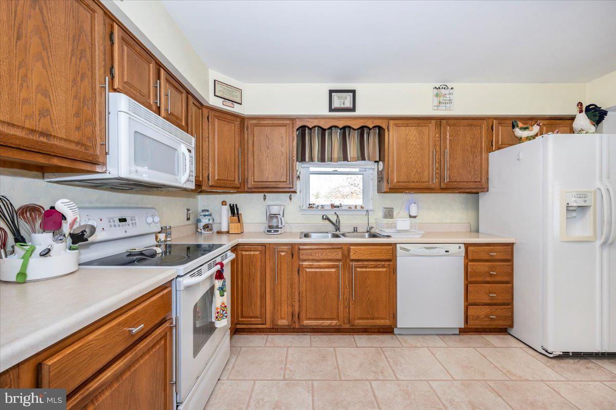 TOWNE OAK VILLAGE - Residential