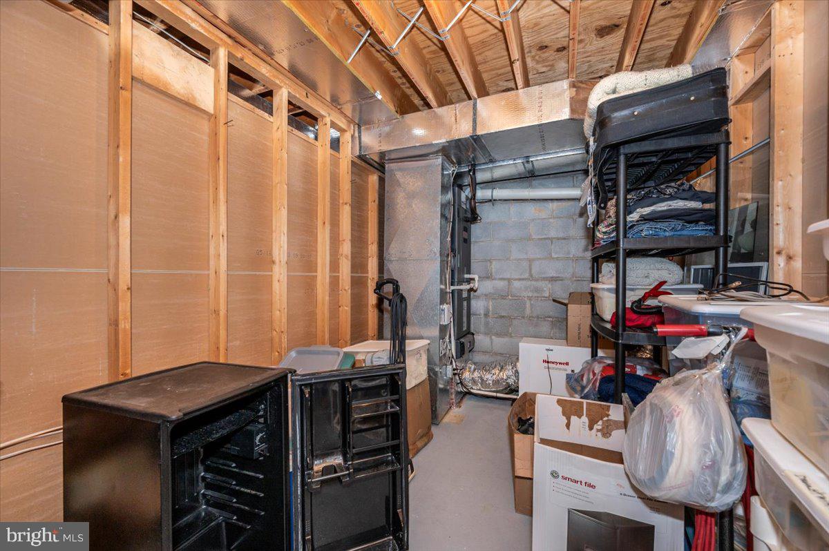 TOWNE OAK VILLAGE - Residential